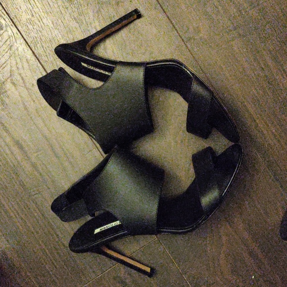 Manolo Blahnik Black Leather Slingback Sandals - Picture 3 of 11